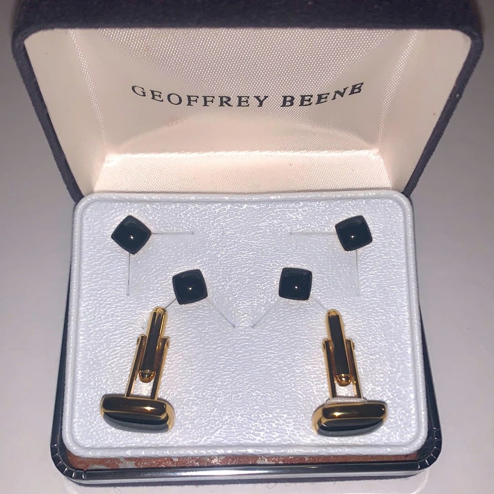 Set of Men’s Black Cuff Links and 4 Shirt Studs Set By Geoffrey Beene